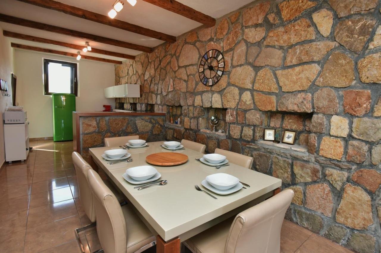 Villa Ariel ลุชทิตซา ภายนอก รูปภาพ