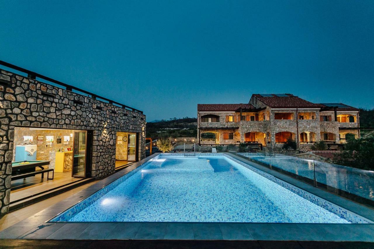 Villa Ariel ลุชทิตซา ภายนอก รูปภาพ